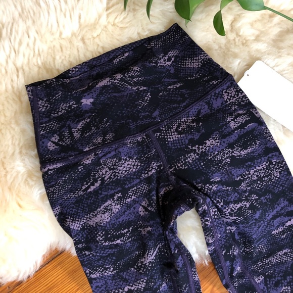 NWT💕Align Lululemon Pant 28” Wave Camo Legging - Picture 4 of 8